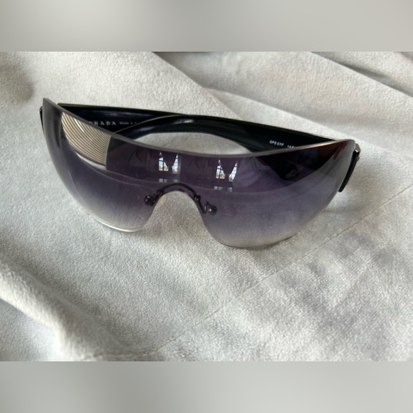 Prada Accessories - Prada Gradient Black Sunglasses (It has a small detail.)